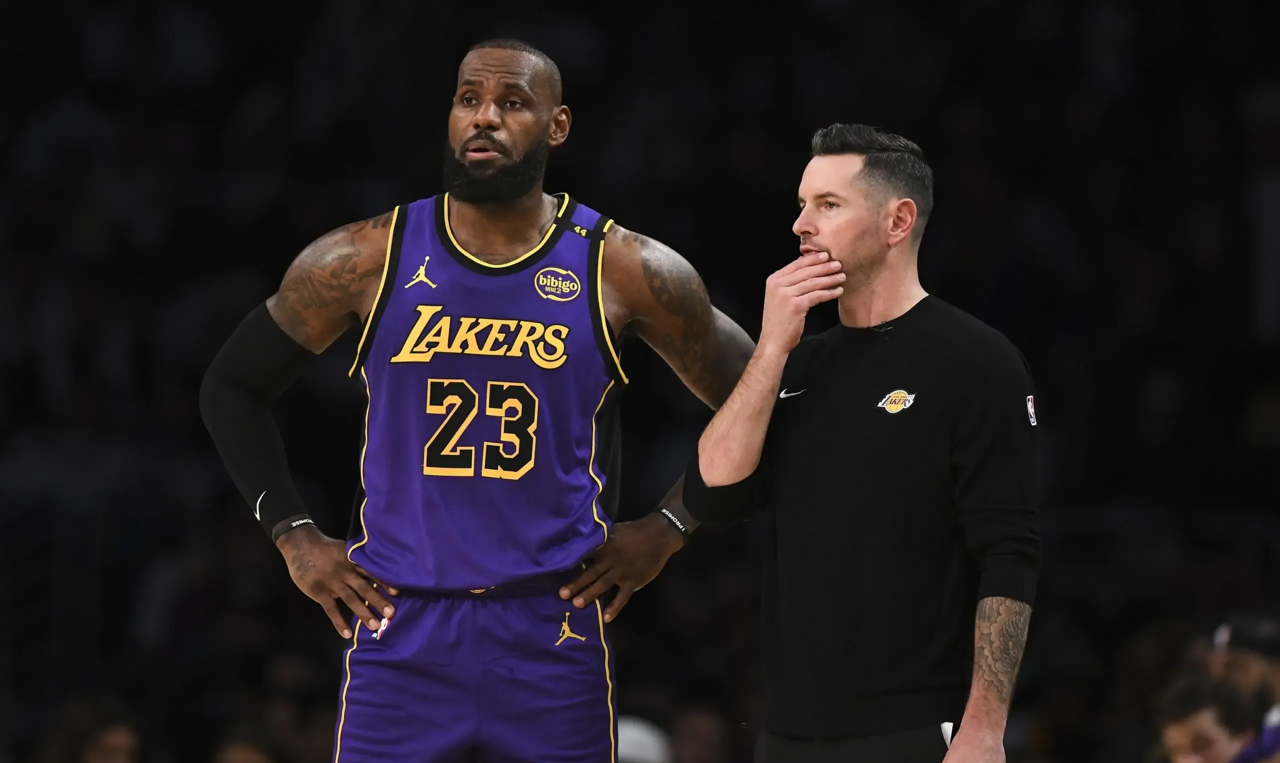 开云体育-湖人新秀表现惊艳，全场观众掌声不断，日本成为.-开云体育